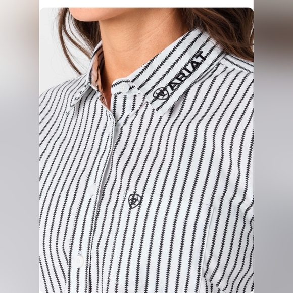 Ariat Women’s Roper Button-Up Shirt – Black & White Stripe - Picture 5 of 13